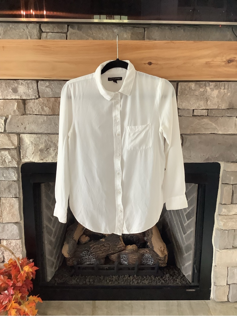 Banana Republic White Button-Down Shirt with Chest Pocket